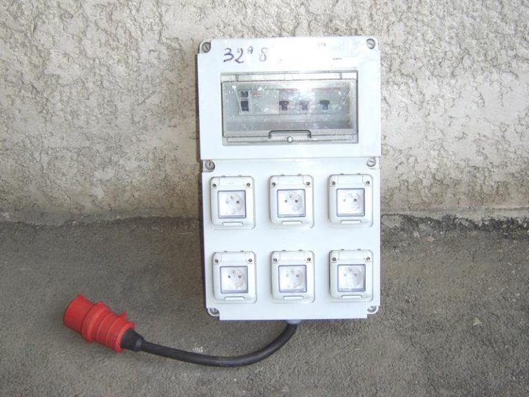 Armoire électrique 32Ampères / 6 PC 16A