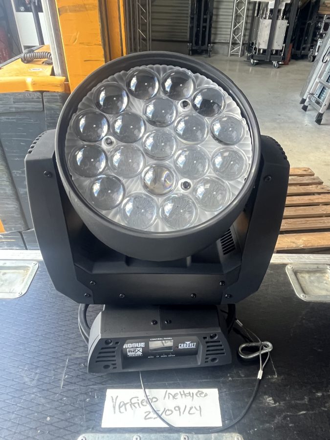 Lyre chauvet R2X wash face